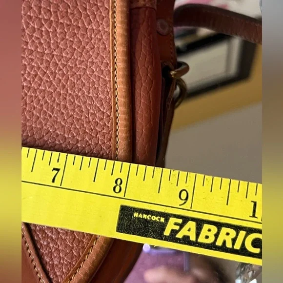 Dooney & Bourke vintage Saddle Brown leather Crossbody Bag - Picture 5 of 17